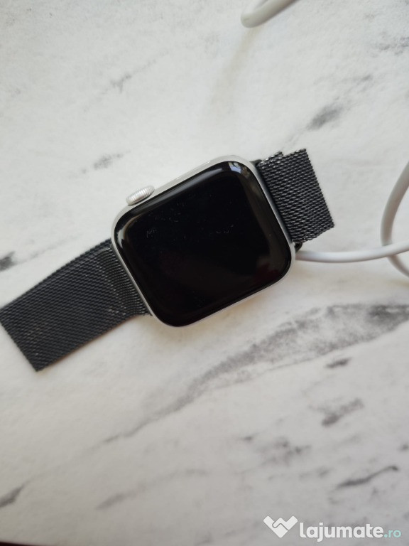 Apple Watch Series 5, 40mm, GPS, Argintiu