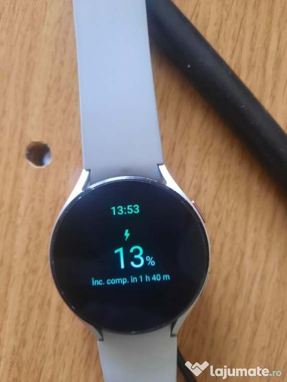 Smartwatch Samsung watch 4. 44mm Sport încă în garanție