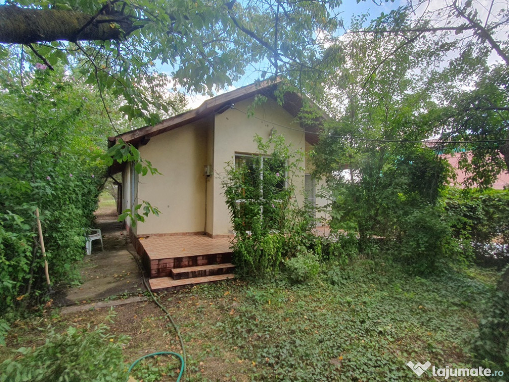 Casa langa padurea Snagov,localitatea Ciolpani