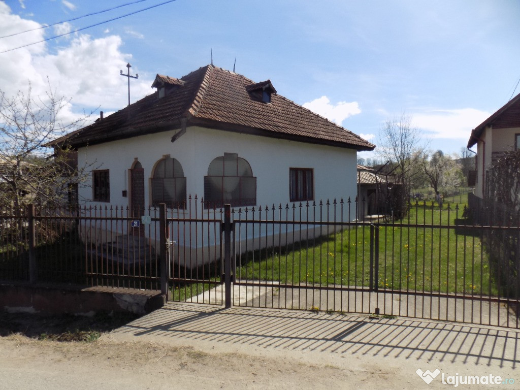 Casa si teren in comuna Valea Lunga ( jud. Dambovita )