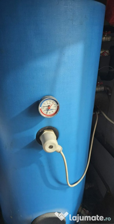 Vând Urgent Boiler 300 l izolat cu 2 serpentine și vas de expansiune!