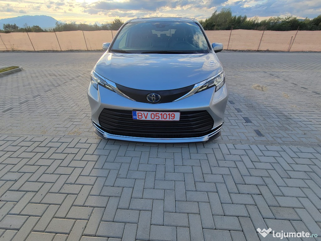 Toyota Sienna Hybrid XLE