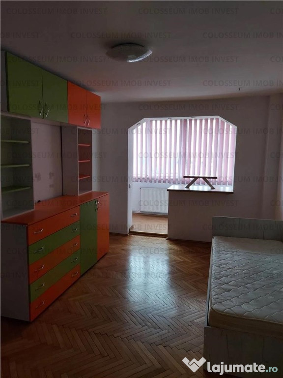 Apartament cu 3 camere, decomandat-Zona I.T.C