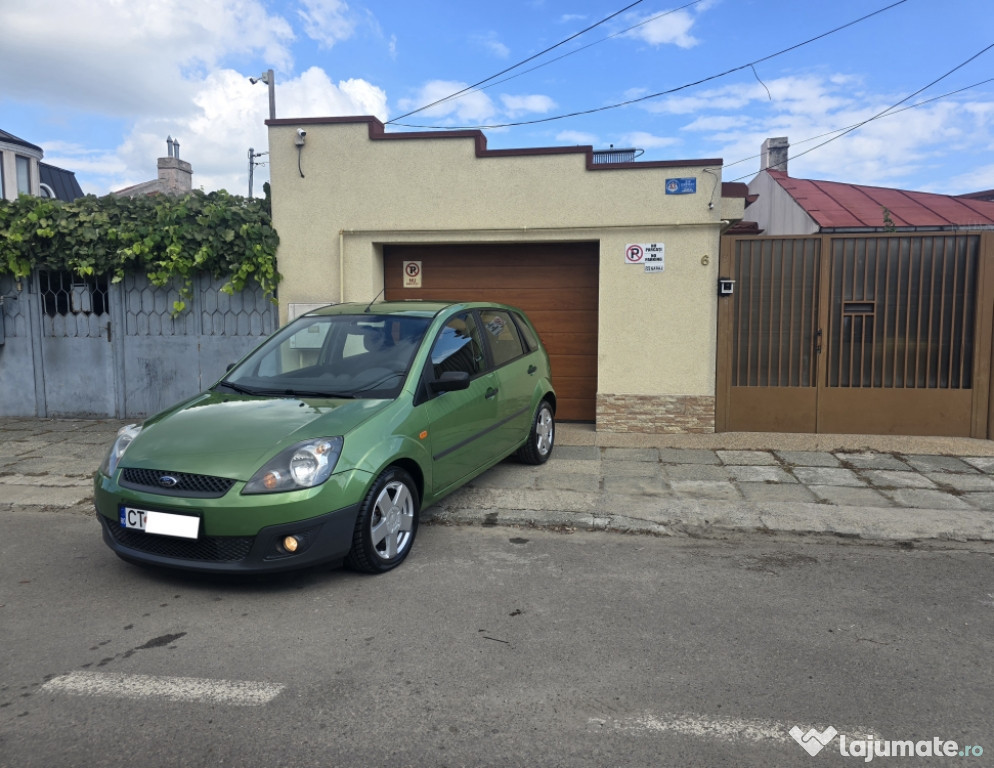 * Ford fiesta ** 2007 ** unic proprietar * 63.000 km * stare ca nouă *