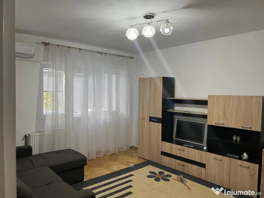 Apartament cu 2 camere decomandat Hala Centrala