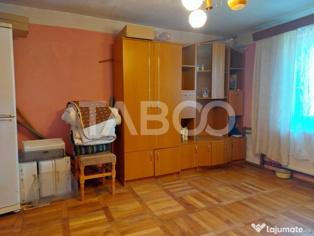 Apartament la casa 2 camere 41 mp 152 mp gradina 1 vecin Cis