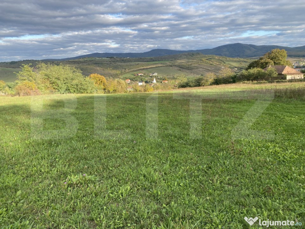 Teren intravilan in localitatea Aghires in suprafata de 2700