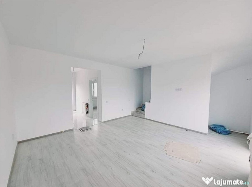 Vila 120.000 €,vila individuală lipita la calcan