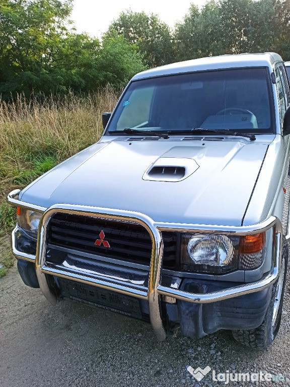 Mitsubishi pajero 2.8 tdi utilitară