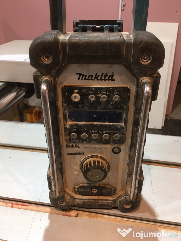 Vând radio șantier Makita