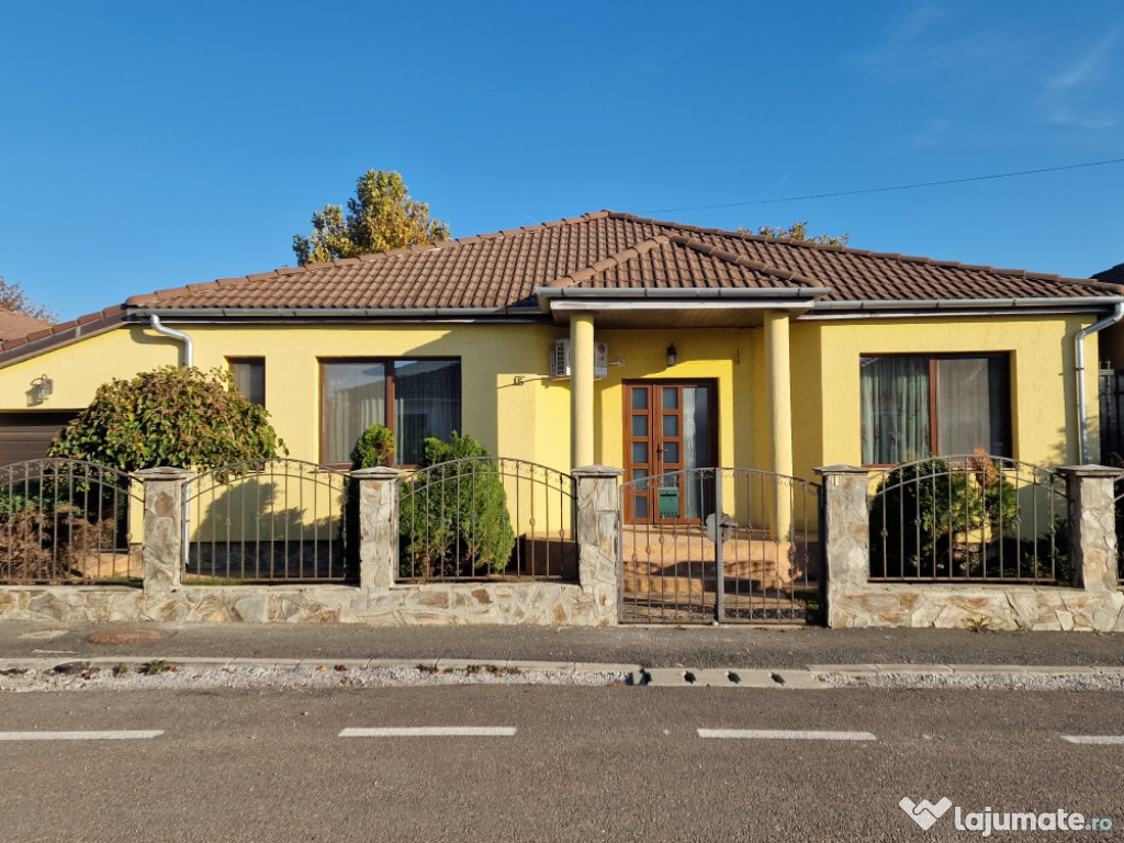 Casa moderna si spatioasa de inchiriat in Santandrei, langa Oradea