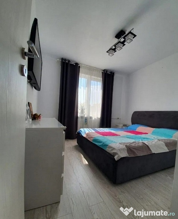 Zona tractorul chirie Apartament 2 camere Coresi Shopping