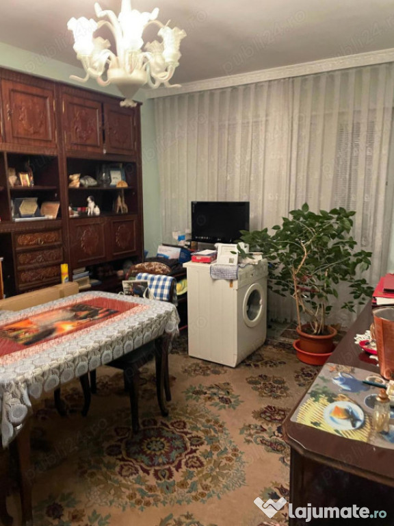 Apartament 3 camere decomandat zona Berceni etaj 2/4