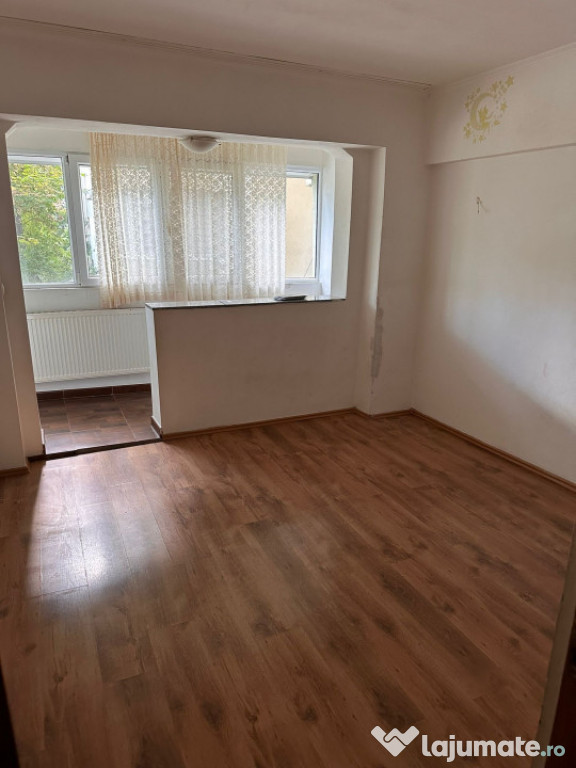 Vanzare Apartament 4 Camere 93 mp Colentina Lac