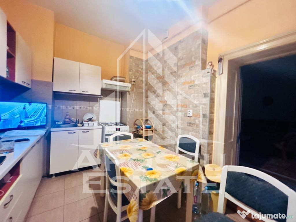 Apartament 3 camere, imobil reabilitat in Piata Unirii