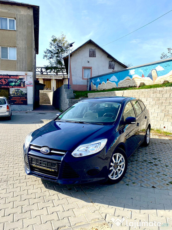 Vând Ford focus mk3 navi