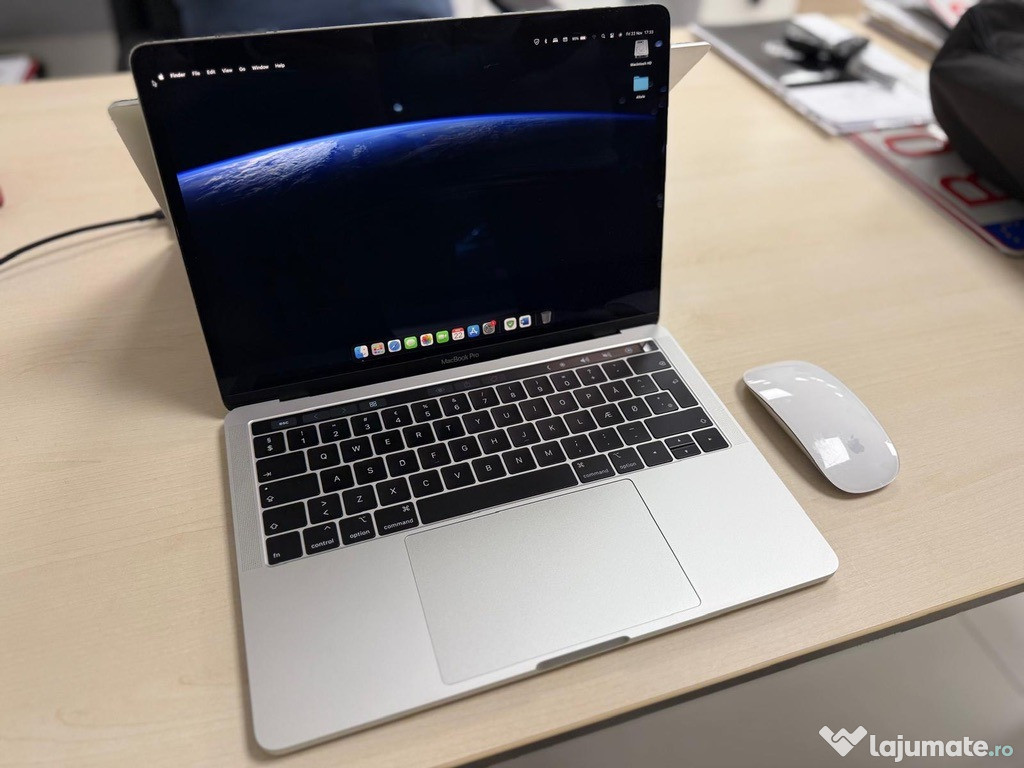 MacBook Pro 13- inch 2018 - i5