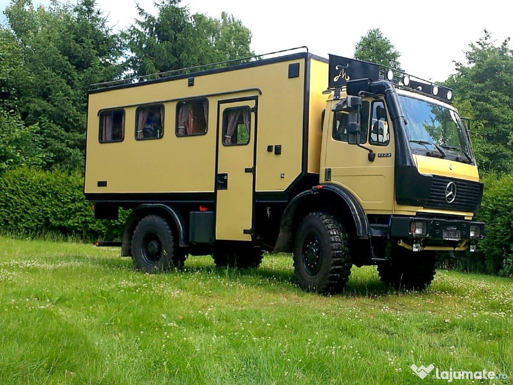 Automobil de expediție Mercedes Benz model 1922 4x4 cu tracțiune integ