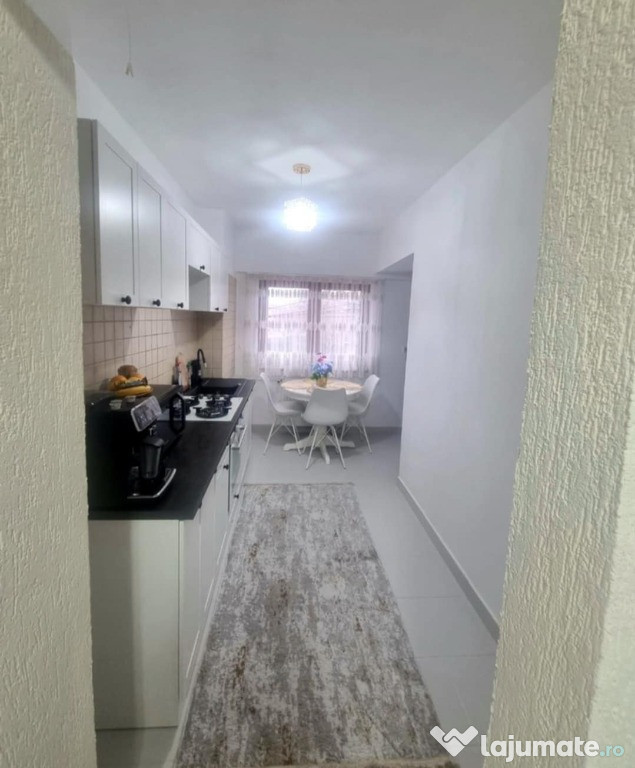 Apartament de închiriat 3 camere centru Gheorghe Doja