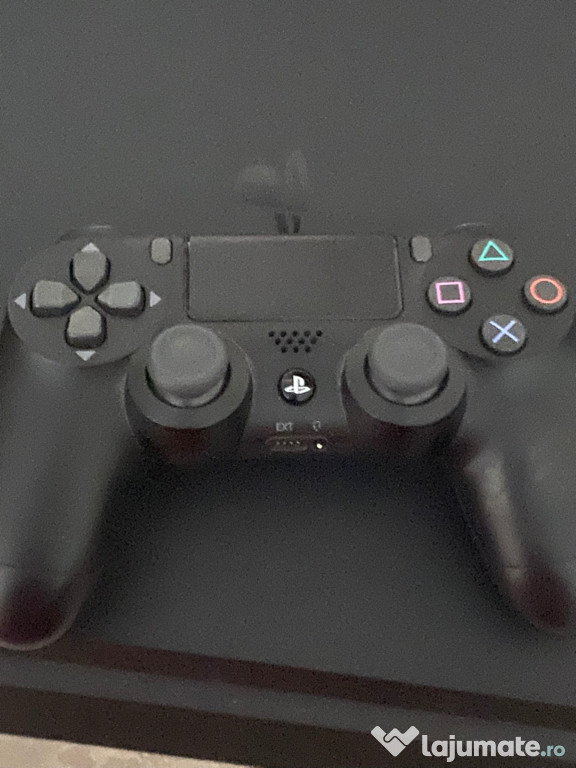 Vând ps4 an 2024