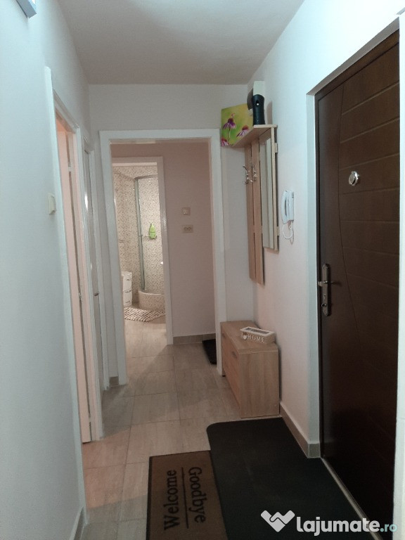 Propietar vand apartament 2 camere .