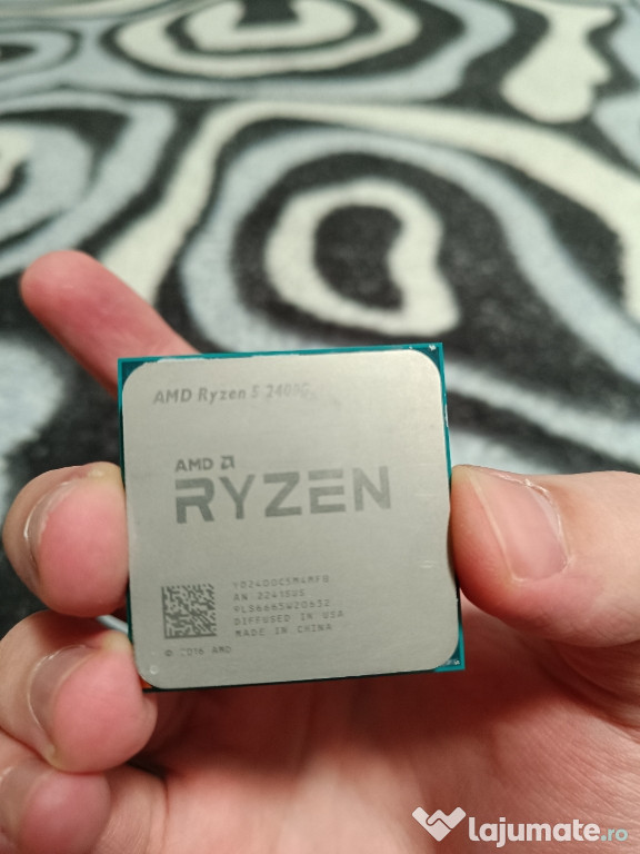 Vând procesor AMD Ryzen 5 2400g 3.6GHz