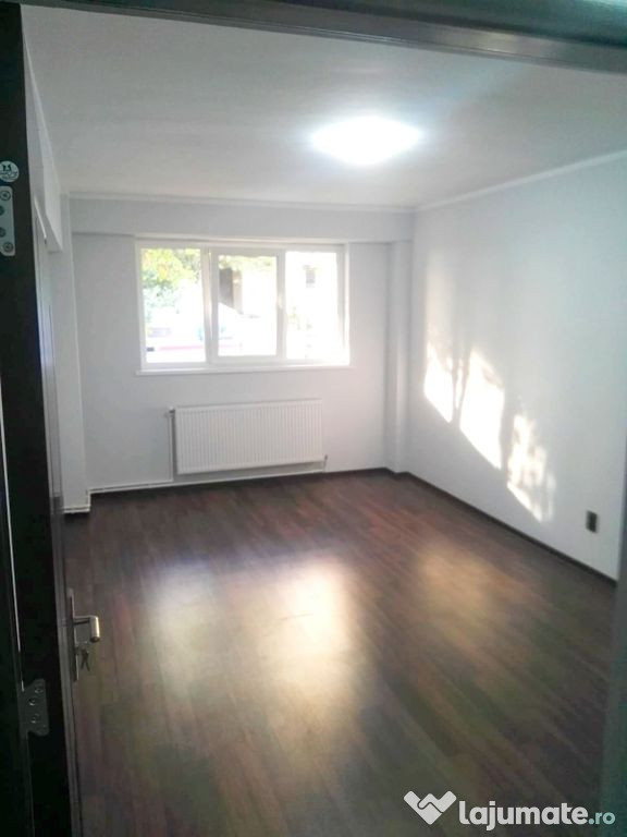 Apartament de vânzare - 2 camere în Mazepa 2, parter