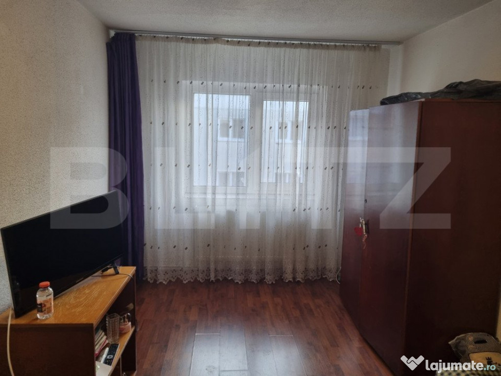 Apartament de vanzare, cu 3 camere, zona Astra