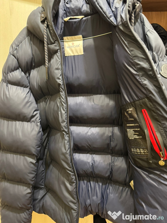 Vând geacă iarnă Moncler