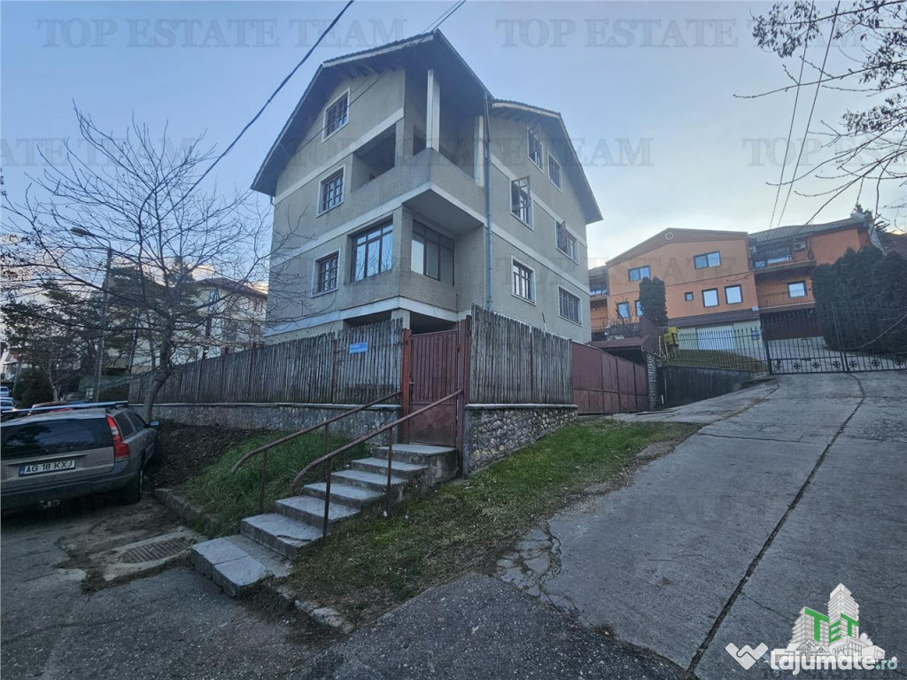 Vila spatioasa 9 camere la gri in centru Pitesti