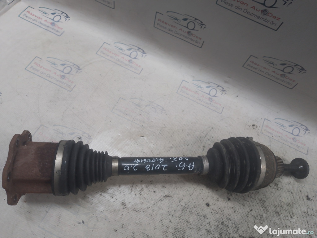 Scut motor plastic Volkswagen Passat CC 2009