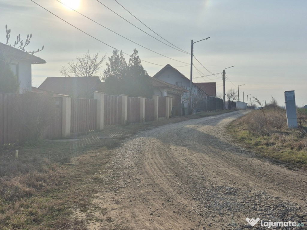 Teren lac Balotesti,electrica la hotar,gaz la 30 metri