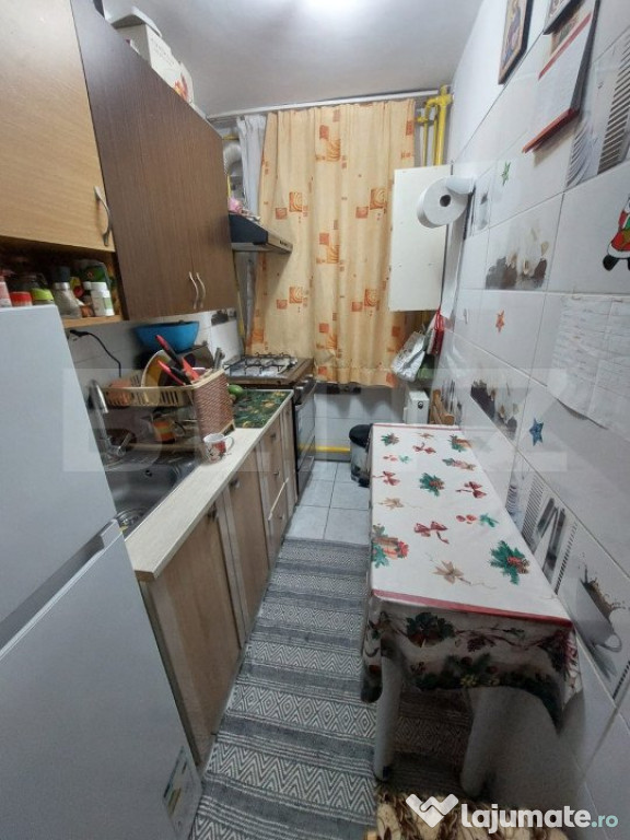 Apartament 2 camere Renovat, Vest, Parter