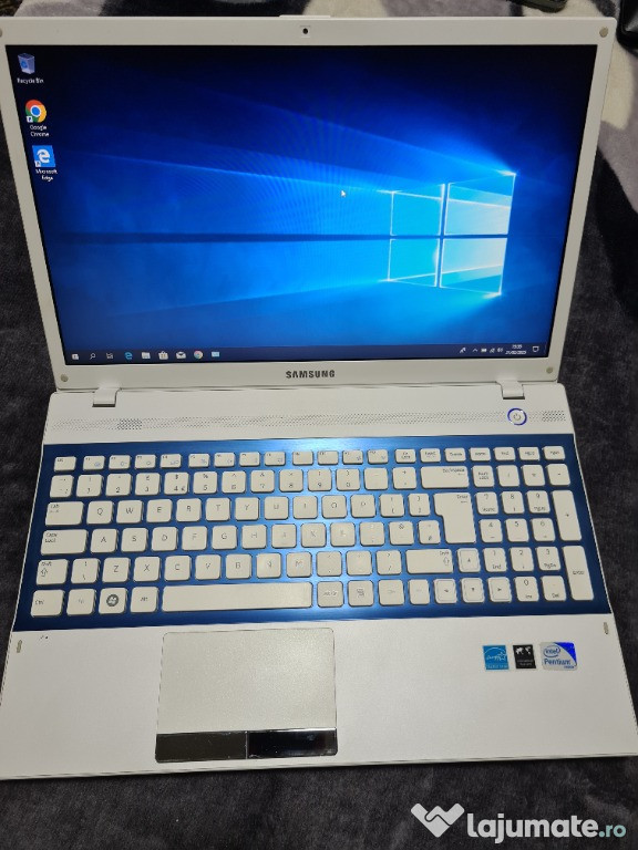 Laptop Samsung si Acer