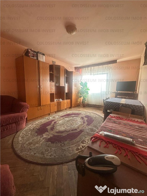 Apartament cu 3 camere, decomandat - zona Astra