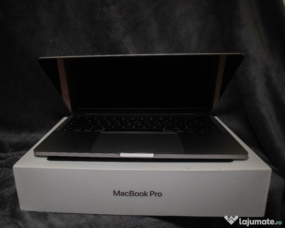 MacBook Pro 13" M1 + Dongle