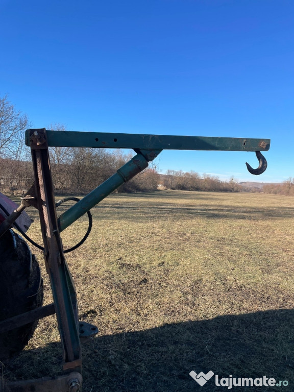 Vând macara pentru tractor