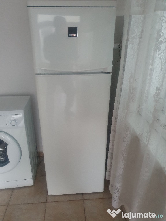 Frigider cu 2 usi ZANUSSI, 265 l, H 160 - in stare foarte buna