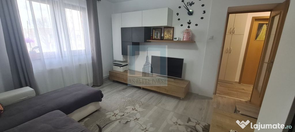 Apartament 3 camere decomandat - zona Tractorul