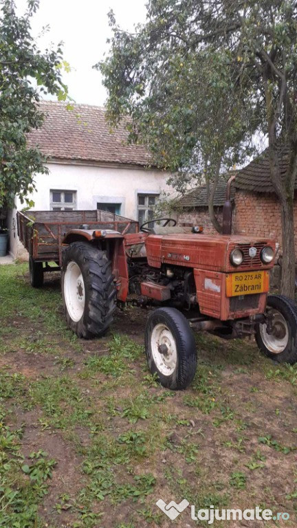 De vanzare tractor U445 + utilaje