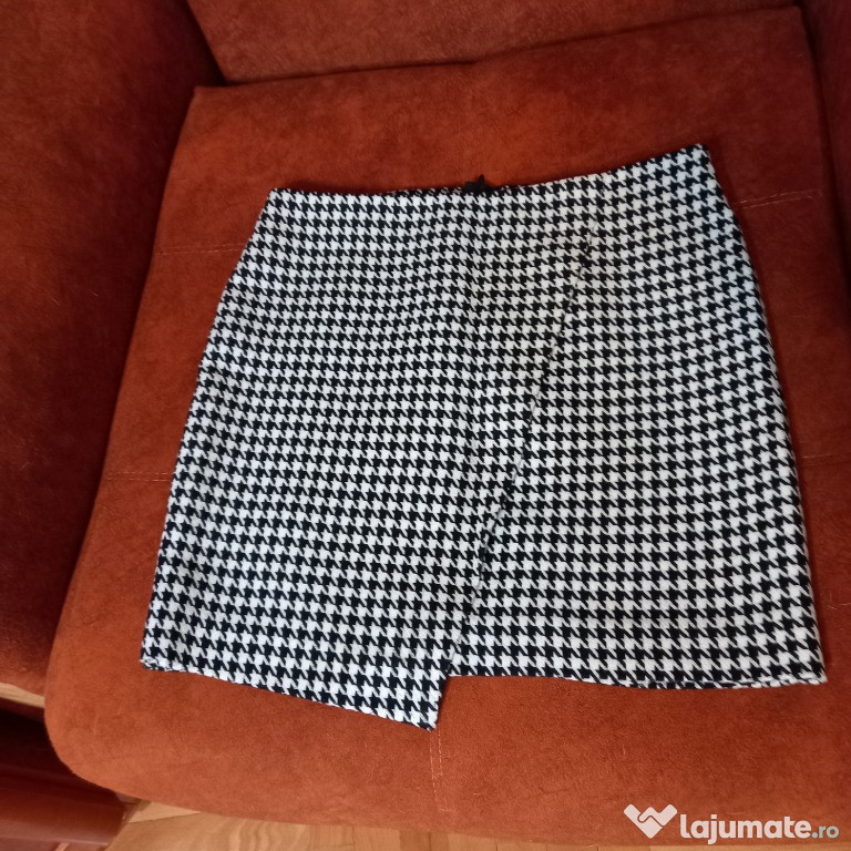 Fusta mini pepit cu bluza retro