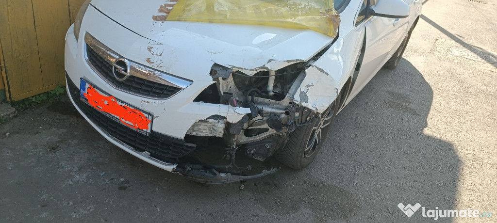 Opel Astra J - DEZMEMBRARE s-au se poate repara.