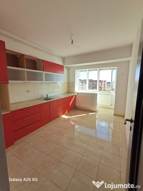 Apartament deosebit de spațios - 96 mp. Merita văzut!