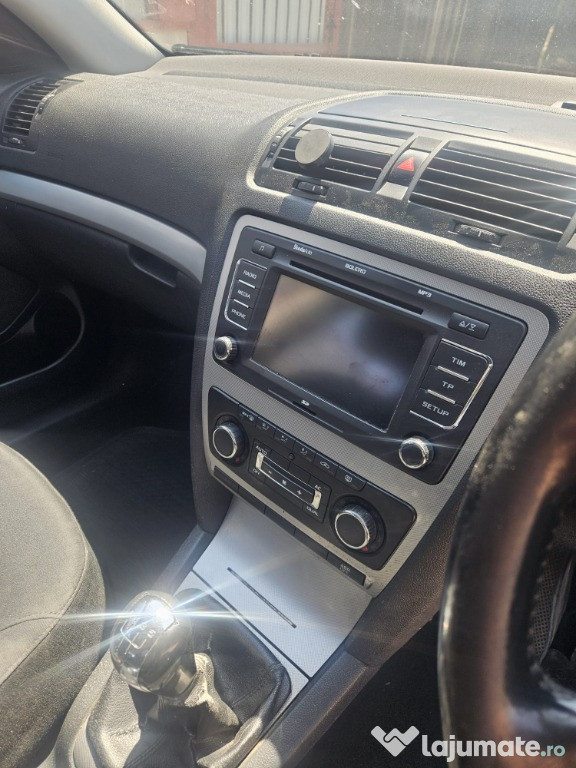Radio cd skoda octavia 2 facelift an 2009, break,in stare buna