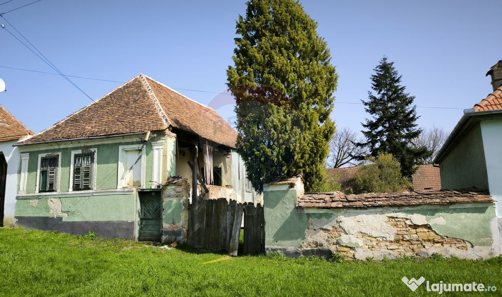 Casă tradițională de vânzare în Șomartin-Sibiu–id...