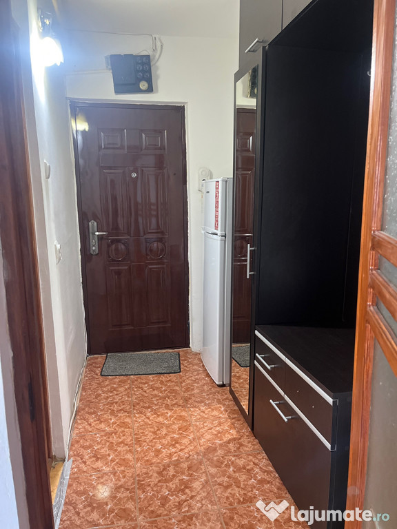 Garsonieră de închiriat