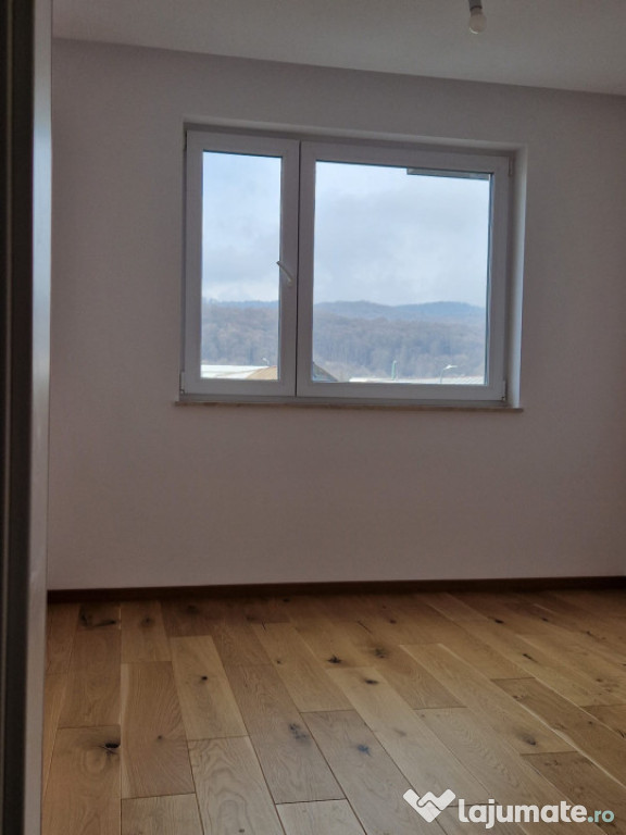 Apartament nou cu 3 Camere de Închiriat în Urban Plaza Br