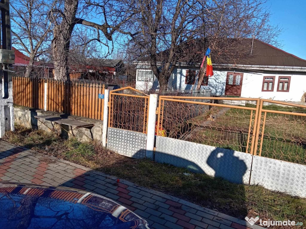 Casa plus teren intravilan
