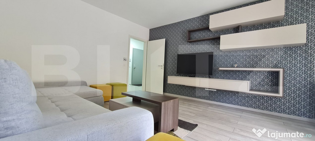 Apartament cu 3 camere, 75 mp, curte proprie si loc de parca