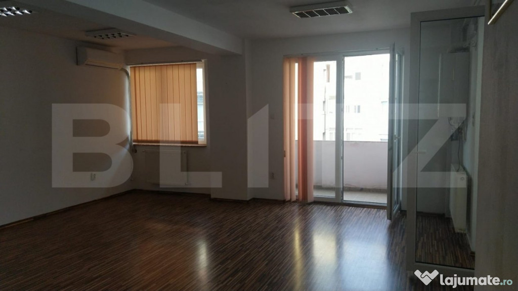 Apartament de vânzare, cu o camera, 44 mp, zona centrala